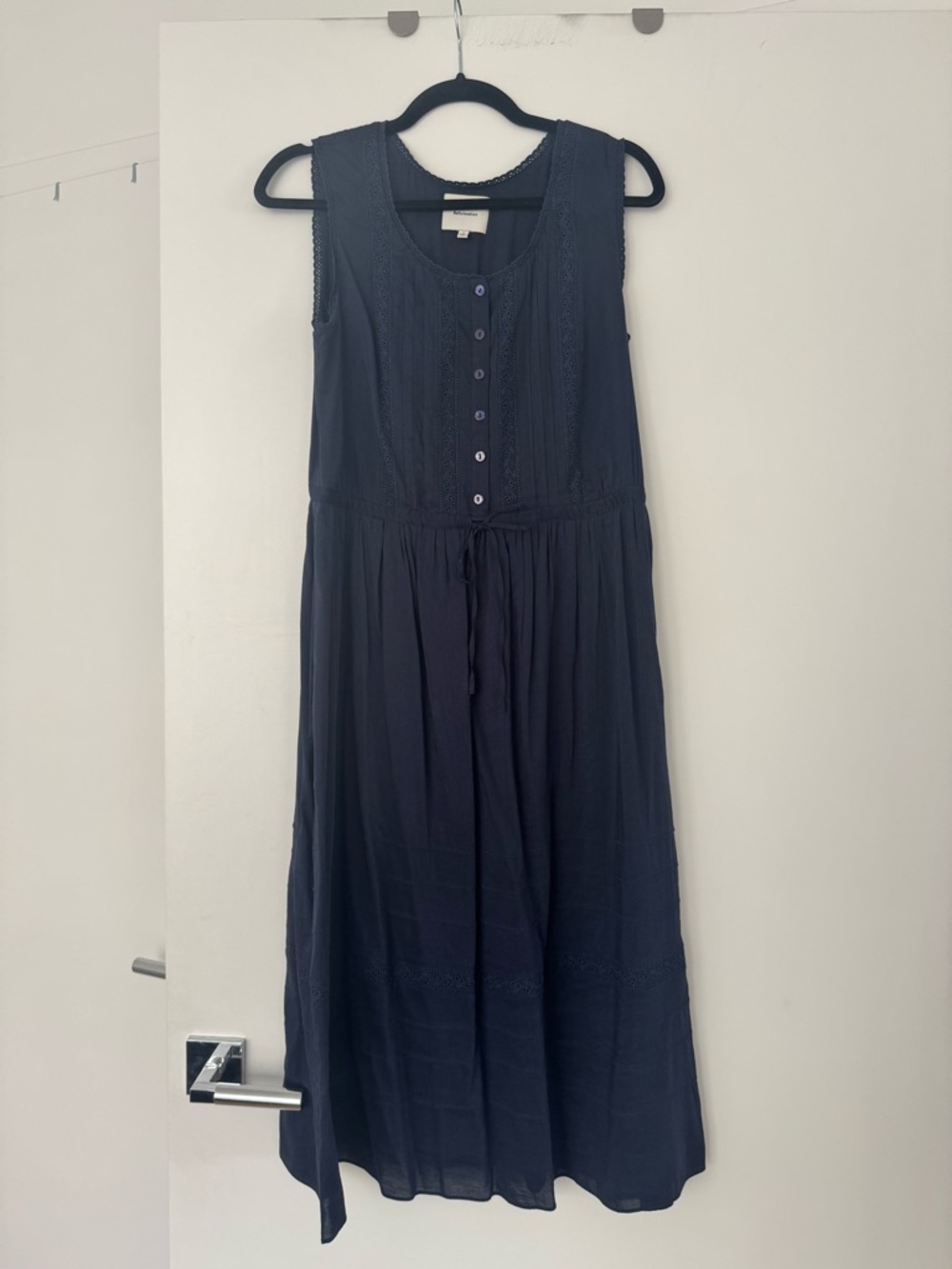 Reformation Lonnie dress in navy size 4 like new - Picture 3 of 5